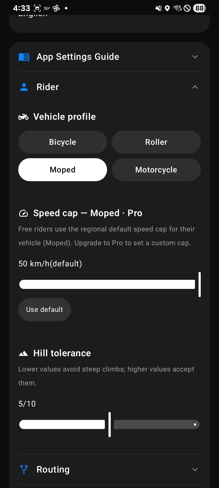 Android 上的 Urban Rider：車輛模式選擇機車，並設定自訂速限與爬坡容忍度。